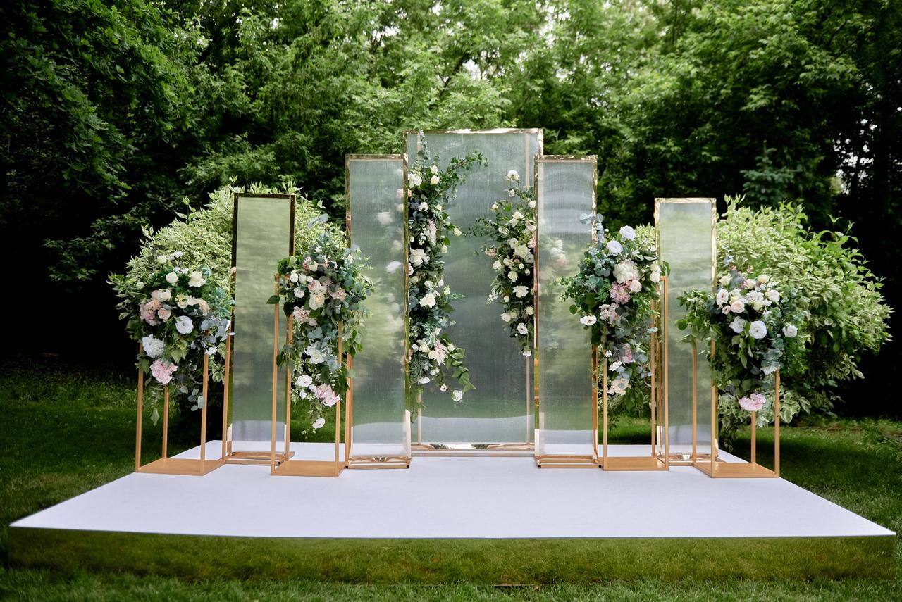 33398-paneles-arcos-para-boda-con-flores