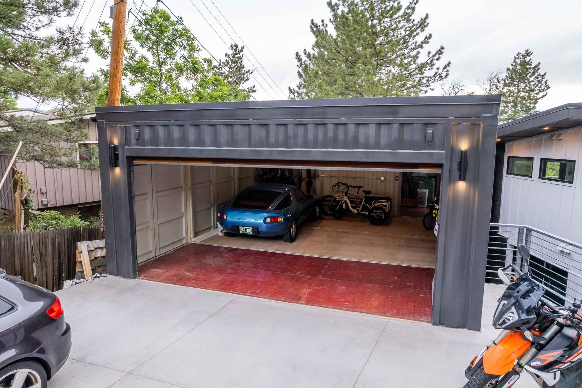 B1-Bruder-Design-House-Garage-for-Web
