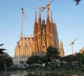 LAMINAS Y ACEROS BASILICA SAGRADA FAMILIA CONSTRUCCION