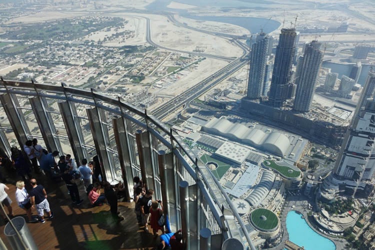 Laminas y aceros Burj-Khalifa-desde-el-mirador-at-the-top-sky