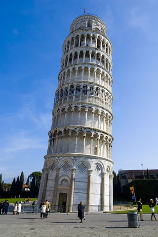 Láminas y aceros la Torre de Pisa monumento histórico.jpg