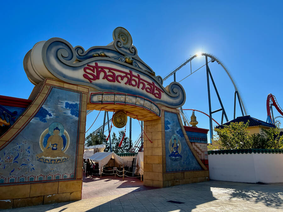 Entrada-a-la-montana-rusa-Shambhala-en-PortAventura-World
