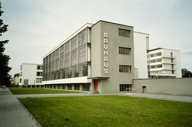 Gropius.Edificio_Bauhaus.1