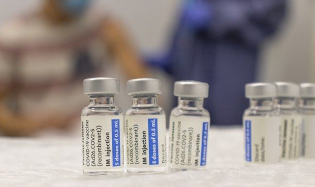 LYA tercera-dosis-de-la-vacuna-covid-que-paises-han-empezado-a-inocularla--6399_620x368