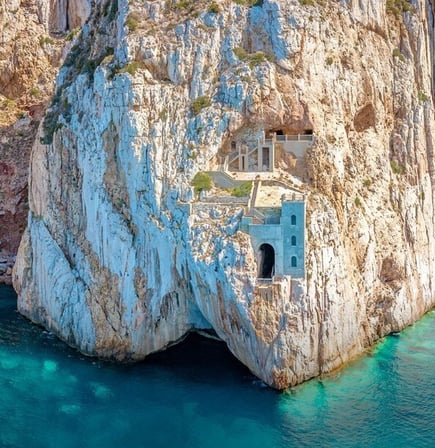 LAMINAS Y ACEROS PORTO FLAVIA SERDEÑA