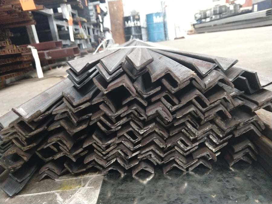 Ángulos de acero: medidas comerciales