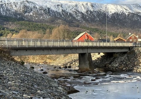 LAMINAS Y ACEROS YA BRIDGE