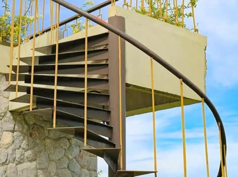 escaleras-modernas-de-herreria-exteriores-con-forma-de-caracol