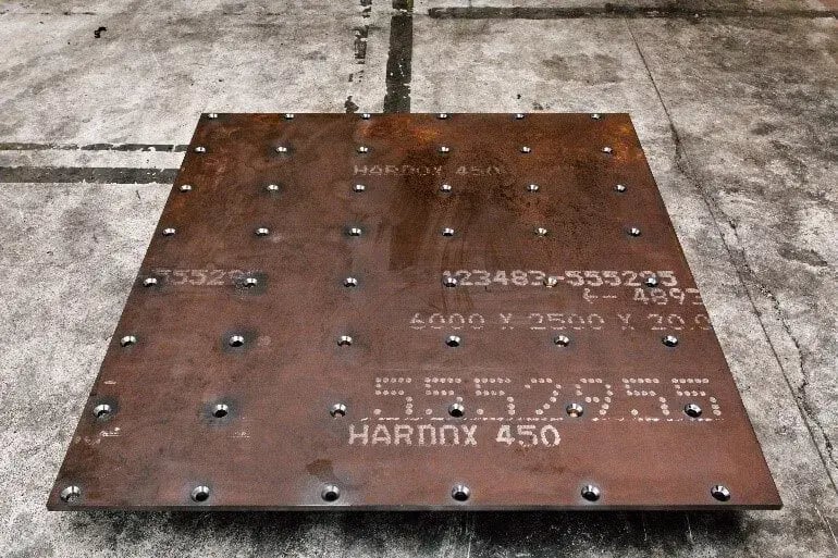 img-Hardox_Liner_plates1-1920w