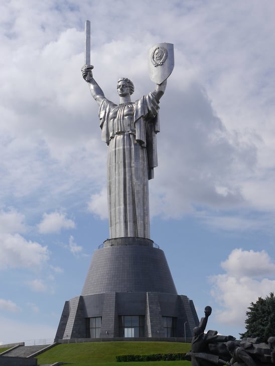 kiev-madre-patria-estatua-3