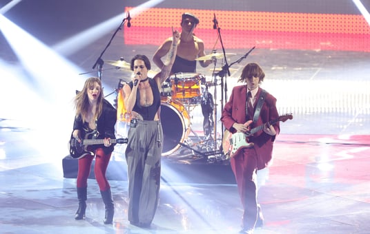 maneskin-ofrece-a-supermodel-un-debut-electrico-en-directo-en-eurovision-2022