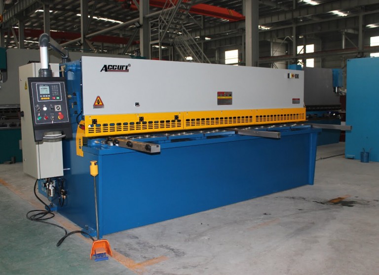 maquina-corte-cizalla-laminas-galvanizadas-768x558