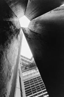 Resultado de imagen de Richard Serra’s Fulcrum
