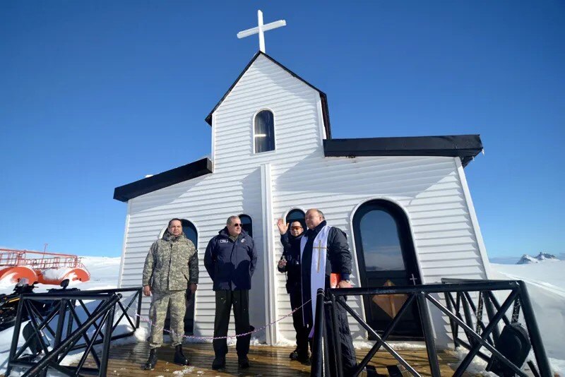 web-4-chile-antarctica-chapel-capilla-santa-marc3ada-reina-de-la-paz-de-villa-las-estrellas-fach