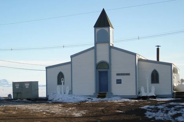 web-7-antarctica-chapel-snow-united-states-mcmurdo-station-on-ross-island-alan-light-cc